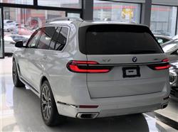 بی ئێم دەبڵیو X7